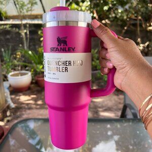 NWT Stanley 30 oz Fuchsia Quencher H2.0 Tumbler
